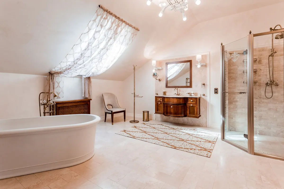 Spacious bathroom flooring
